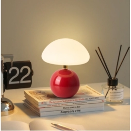 Cream wind mushroom small table lamp, children's eye protection small night lamp, bedroom bedside ceramic decorative table lamp, room atmosphere lamp